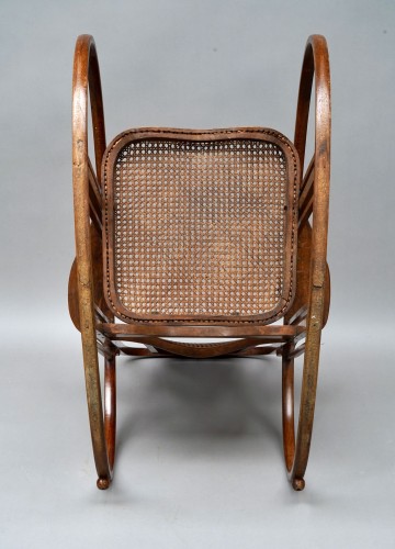 Antiquités - Fauteuil à bascule "Oeuf", Societa Anonima Antonio Volpe, Italie, circa 1922