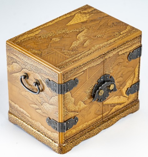 Japanese gold lacquer cabinet - Kodansu - Asian Works of Art Style 