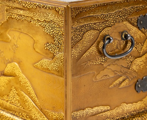XIXe siècle - Cabinet japonais laqué or - Kodansu