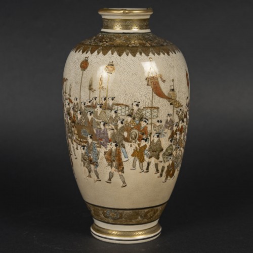 19th century - Japanese Satsuma earthware vase of a great procession