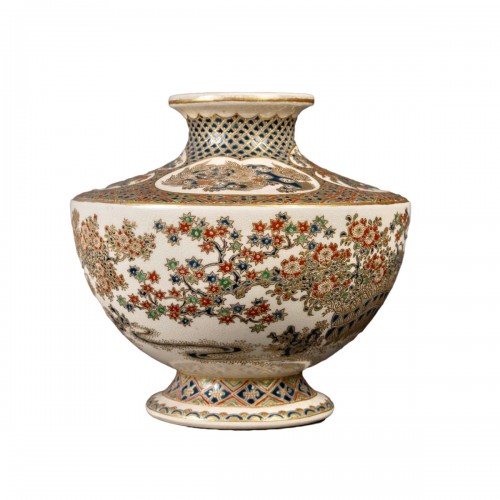 Tawara Koseki Satsuma earthware Vase