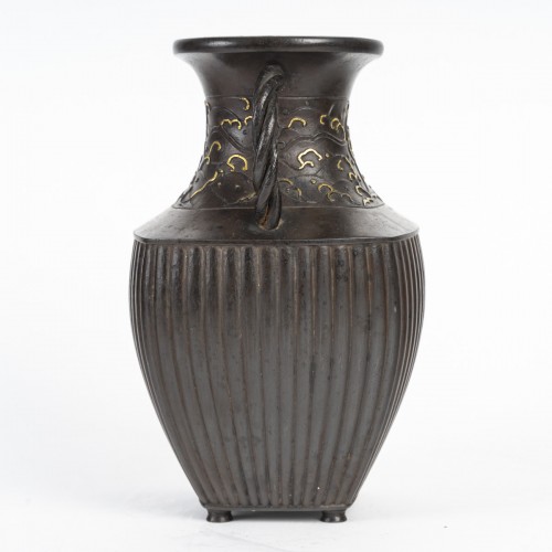 Original vase japonais en fonte de fer - Tora Tori