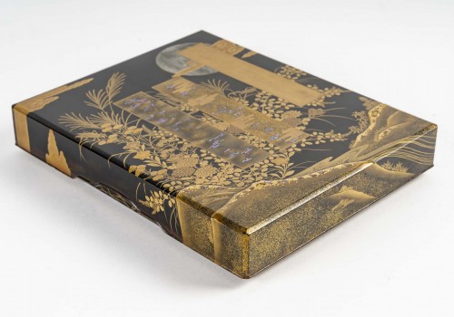 Asian Works of Art  - Japanese suzuri bako (writing box) in gols and silver lacquer