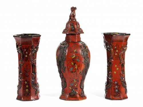 Céramiques, Porcelaines  - Rare ensemble de vases en laque de Berlin