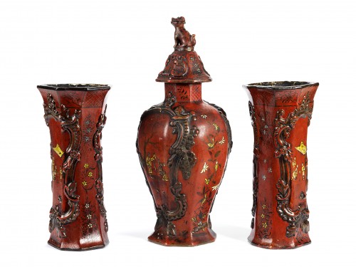 Rare Berlin Lacquer Vase Ensemble - 