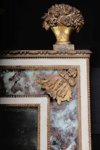   Large Neoclassical Carved and Ebonised Mirror, Lucca About 1800 - 
