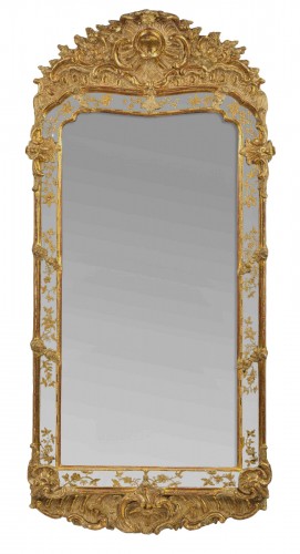 Important Swedish mirror with stucco decorations on the mirror glass, circa