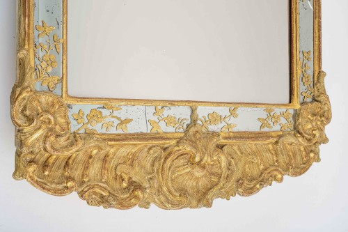 Important Swedish mirror with stucco decorations on the mirror glass, circa - 