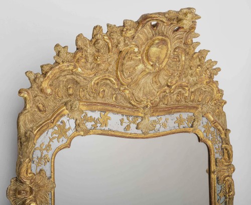 Important Swedish mirror with stucco decorations on the mirror glass, circa - French Regence