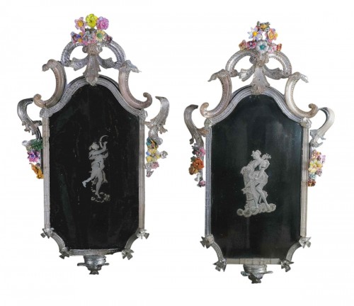 Paire de miroirs de Murano avec fleurs vers 1730