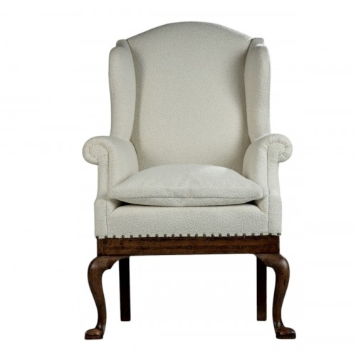 Fauteuil à  oreilles George III recouvert d'un tissu bouclé