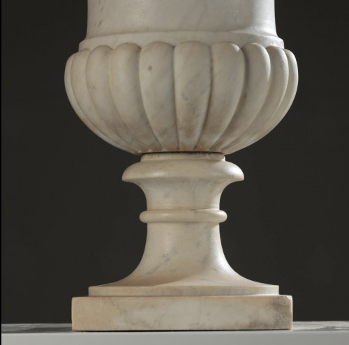 A Pair of Marble Urns, circa 1800 - 