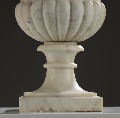 A Pair of Marble Urns, circa 1800 - 