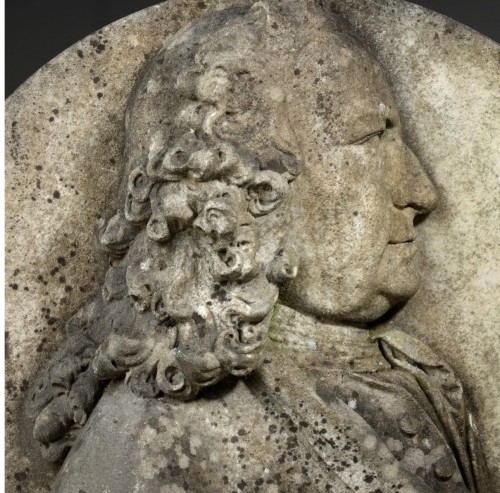 An Early 19th Century Marble Roundel  - Sculpture Style 