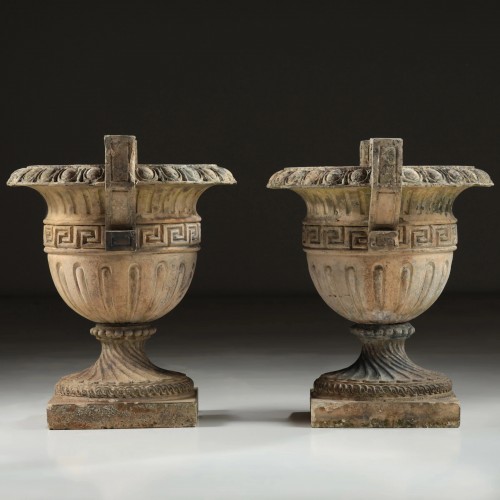 XIXe siècle - Paire de vases en terre cuite, vers 1830