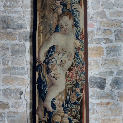 Paire de panneaux de tapisserie du XVIIe siècle - Vagabond Antiques