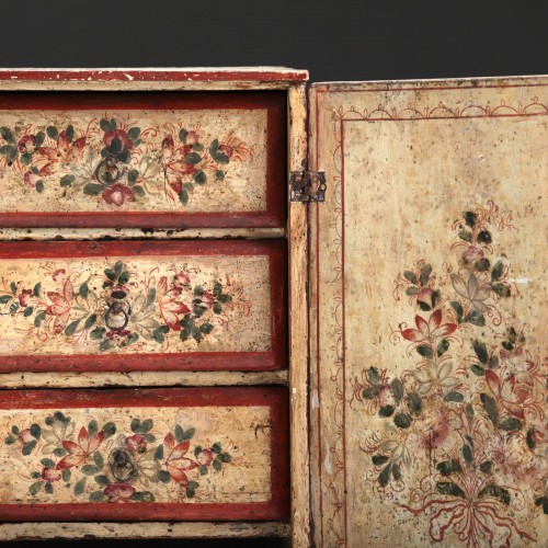 18th century - Chinoiserie Cabinet, circa 1780