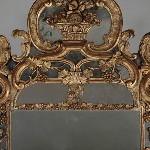 Miroirs, Trumeaux  - Miroir Louis XV en bois doré