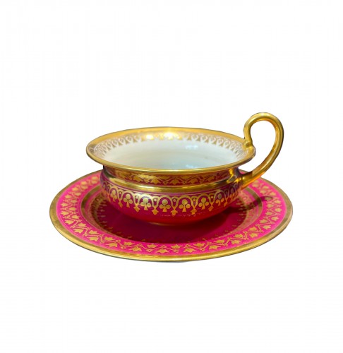 Hancarville teacup and saucer in Sèvres hard porcelain
