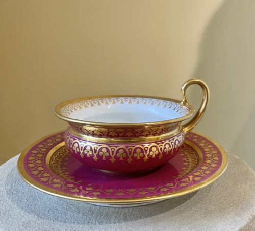 Hancarville teacup and saucer in Sèvres hard porcelain - 