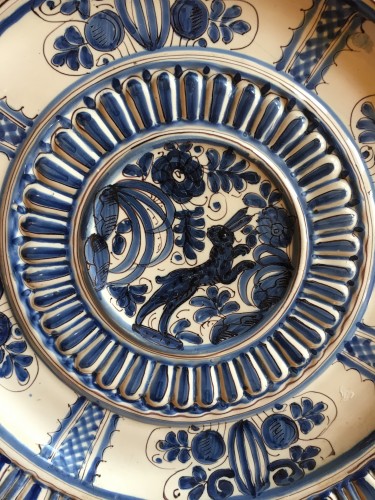 Grand plat d'apparat en faïence d'Albissola - Céramiques, Porcelaines Style 