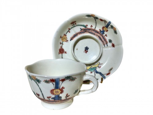 Tasse à thé et sa soucoupe en porcelaine de Saint-Cloud